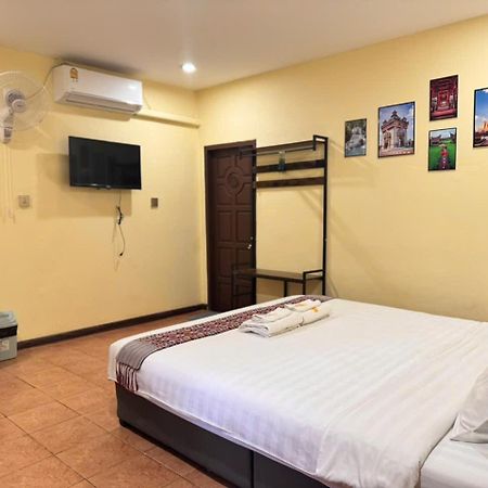 Yula Hotel Thatluang فيينتيان المظهر الخارجي الصورة