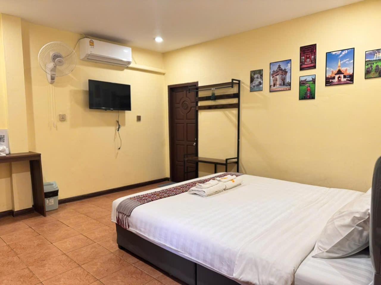 Yula Hotel Thatluang فيينتيان المظهر الخارجي الصورة