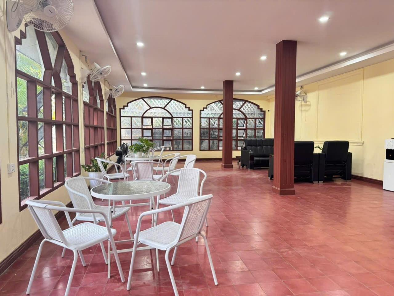 Yula Hotel Thatluang فيينتيان المظهر الخارجي الصورة